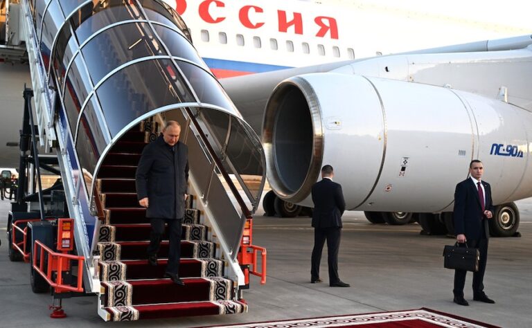 Putin Alaska’ya Magadan’dan geçecek