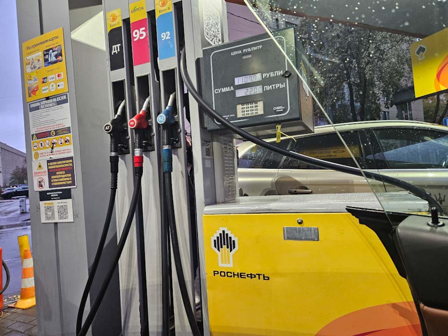 Rusya, benzin ihracat iznini uzattı