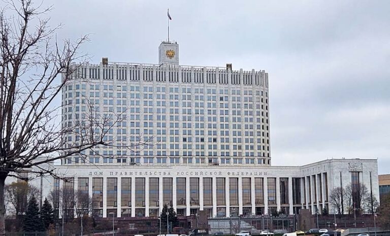 Kabine, benzin ve dizel ihracat yasağının kaldırılma ihtimalini değerlendiriyor