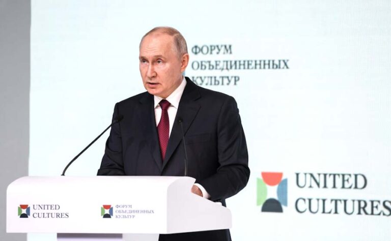 Putin: Rusya ve Çin arasındaki ticaret hacmi 200 milyar dolara ulaşacak