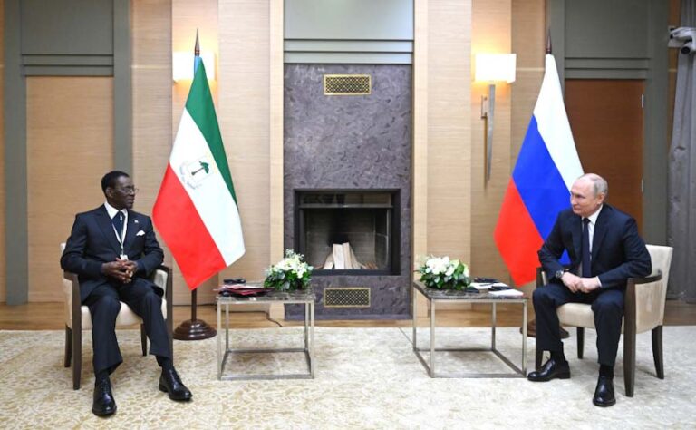 Putin ile Ekvator Ginesi Devlet Başkanı Mbasogo ikili ilişkileri görüştü