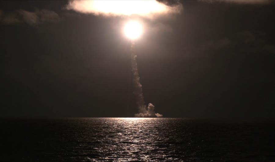 Rusya’nın yeni deniz altısı güç gösterisi yaptı