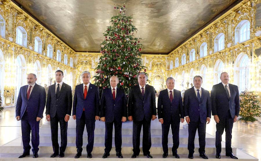 Bağımsız Devletler Topluluğu ülke liderleri St. Petersburg’da görüştü