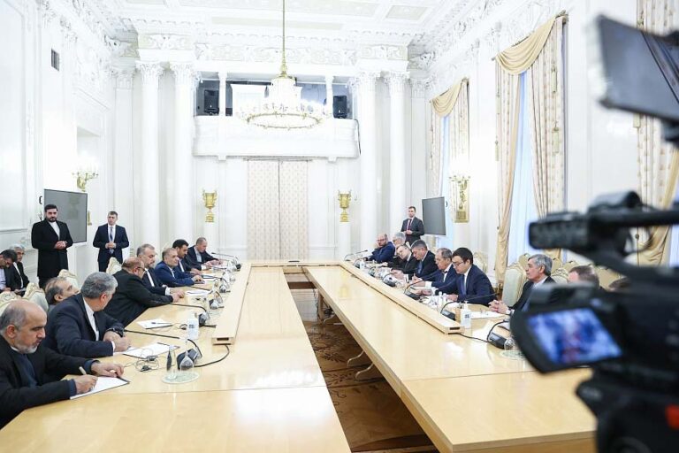 Rusya Dışişleri Bakanı Lavrov, İranlı mevkidaşı ile Filistin’deki durumu görüştü
