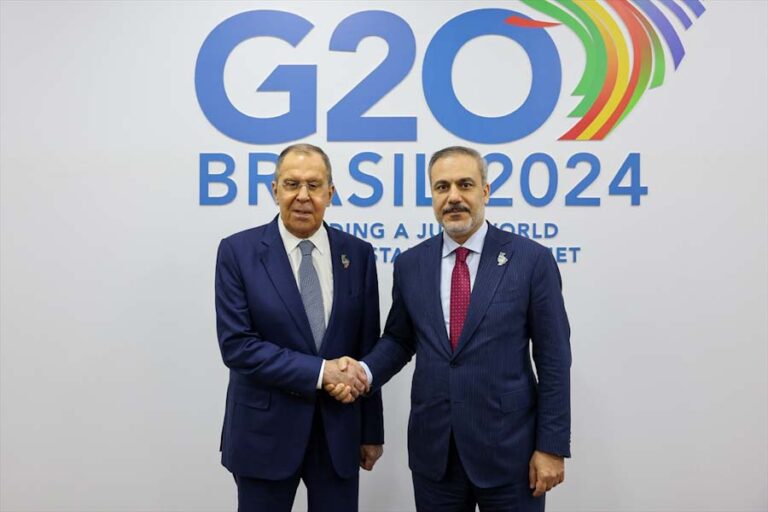 Dışişleri Bakanı Fidan, Rus mevkidaşı Lavrov ile  Brezilya’da görüştü