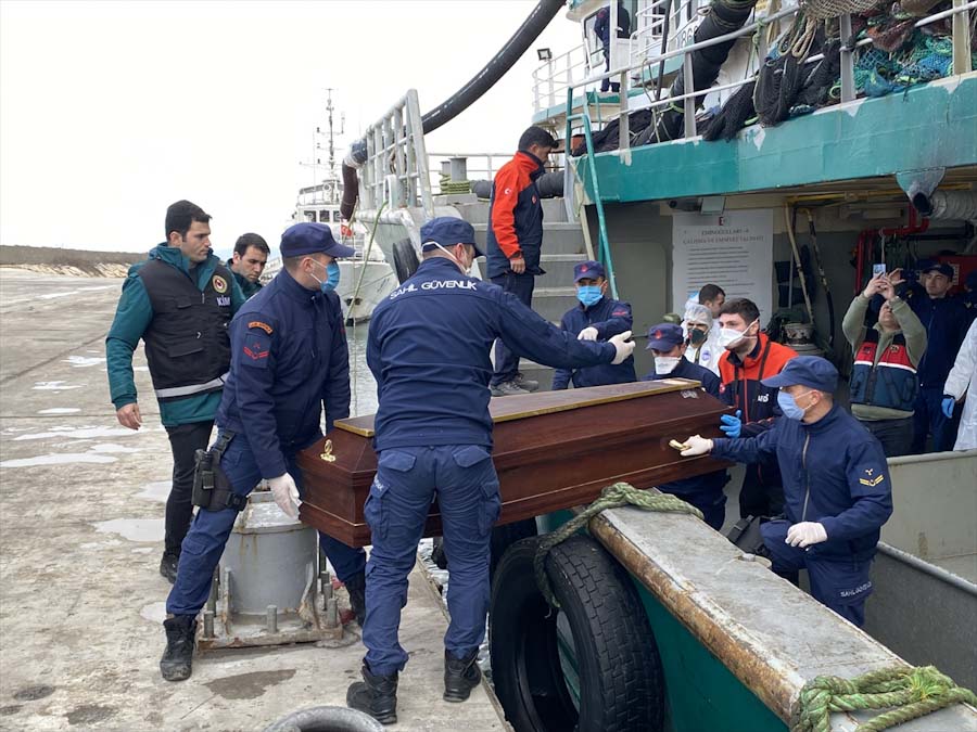 Soçi açıklarında hayatını kaybeden 3 Türk balıkçının cenazeleri Ordu’ya getirildi