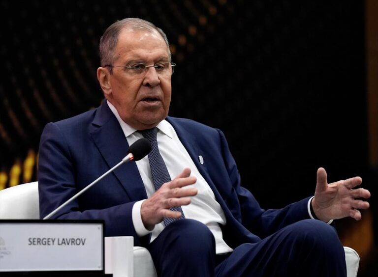 Lavrov: “Yeni sömürgeci etkiden kurtulmaya çalışan Afrika ülkelerine yardıma hazırız”