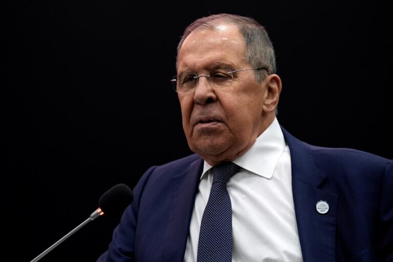 Lavrov: “Nükleer güçler arasında doğrudan çatışma riski var”