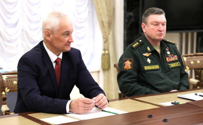 Rusya ve Suriye savunma bakanları ikili işbirliğini görüştü