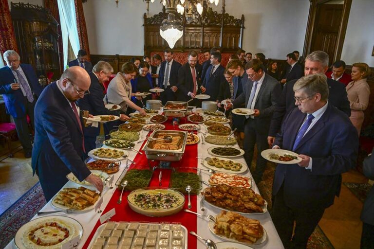 Rusya’da, Türk Mutfağı Haftası çerçevesinde Ege mutfağından lezzetlerin tanıtımı yapıldı.