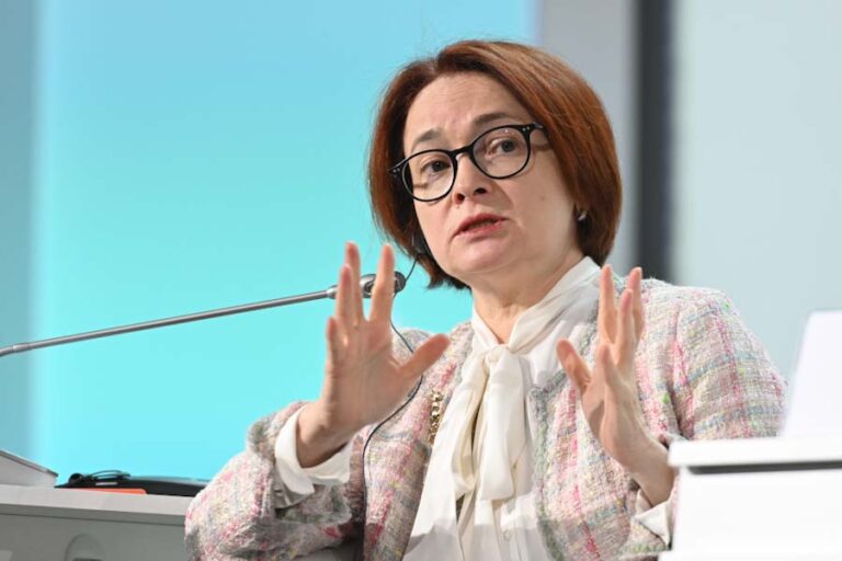 Nabiullina: Yavaşlama normal, büyüme devam ediyor