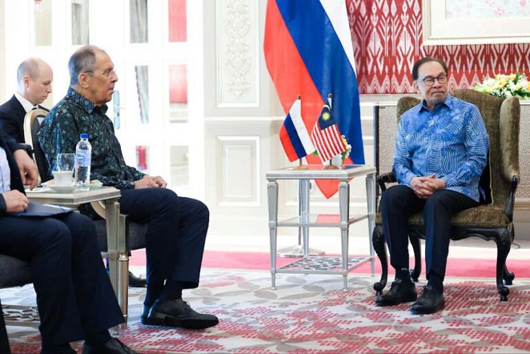 Lavrov: Rusya-Malezya işbirliği güçleniyor