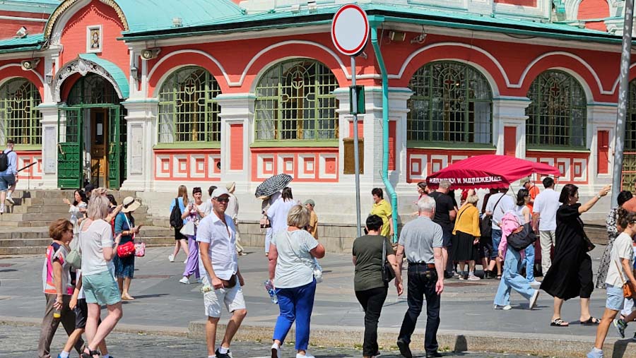 Moskova’da hizmet sektörü büyüyor: İlk yarıyılda ciro 1,9 trilyon rubleyi aştı