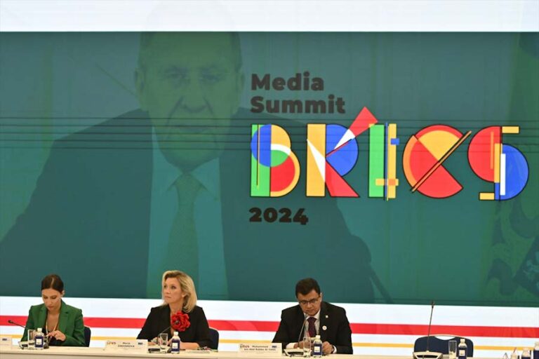 Rusya, BRICS ülkelerinde blog yazarlarını teşvik etmeyi önerdi