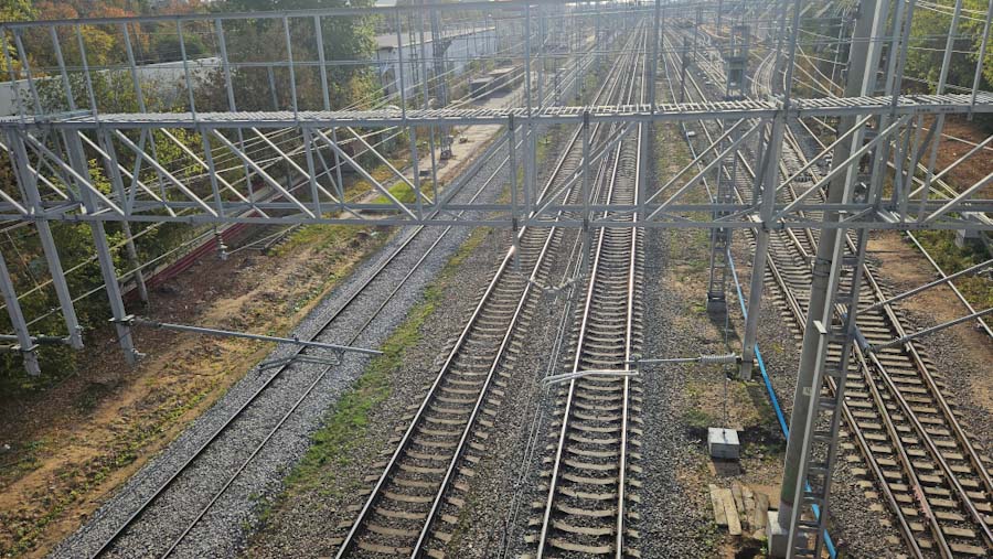 Leningrad bölgesinde 15 boş vagon taşıyan lokomotif raydan çıktı