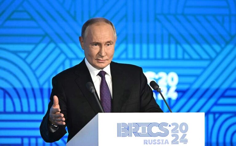 Putin, uluslararası ödemelerde yerli para birimlerinin jeopolitik riskleri azalttığını söyledi