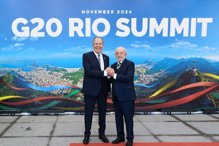 Lavrov, ABD’nin Ukrayna’ya saldırı izni iddialarını değerlendirdi