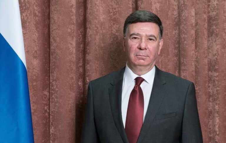 Rusya Dışişleri Bakanlığı, Trump’ın BRICS’e dolardan vazgeçilmesi yönündeki tehditlerine yanıt verdi