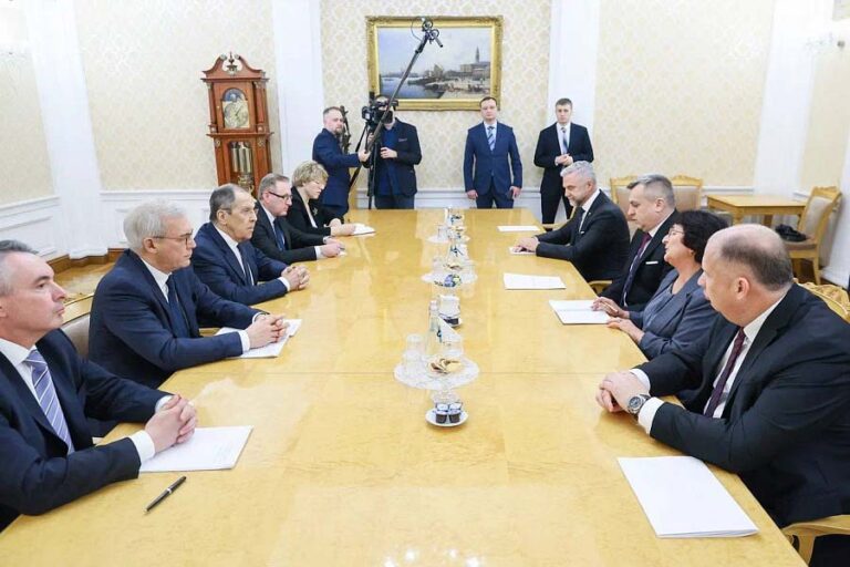 Lavrov ile Slovakya parlamentosu heyeti Moskova’da bir araya geldi