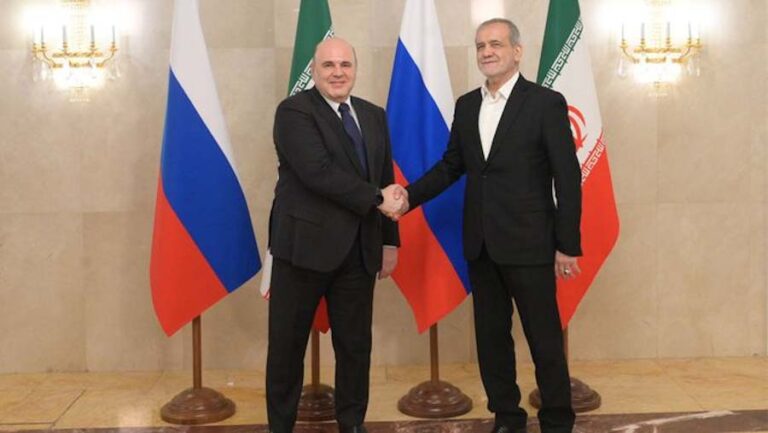 Mişustin, İran Cumhurbaşkanı Pezeşkiyan ile görüşmeler gerçekleştiriyor