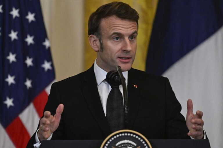 Macron, Trump’a Putin ile görüşmelerde sınırlama politikasını kullanma çağrısı yaptı