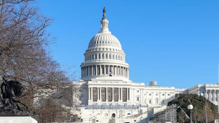 Beyaz Saray: Trump’ın Putin ile görüşmesi “tamamen masadan kalkmadı”