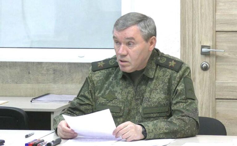 Gerasimov: Rus ordusu tüm cephelerde taarruzda