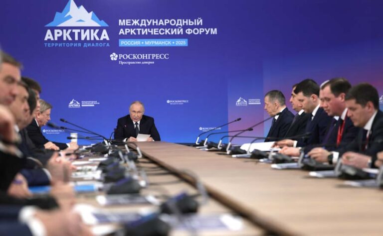 Putin’den Arktik Bölgesi ve Kuzey Deniz Rotası için altyapı çağrısı