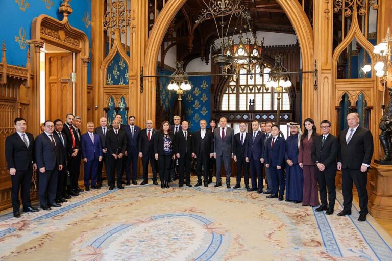 Lavrov, Orta Asya ülkeleri büyükelçileriyle Avrasya güvenliği, Rusya-ABD diyaloğu ve Ukrayna’yı görüştü