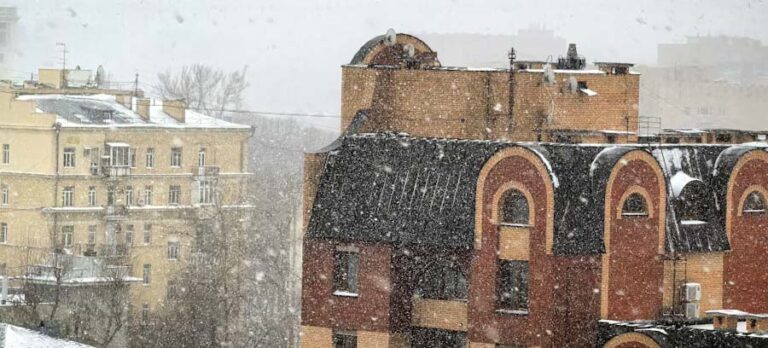 Moskova’da kar yağışı gün boyu sürecek