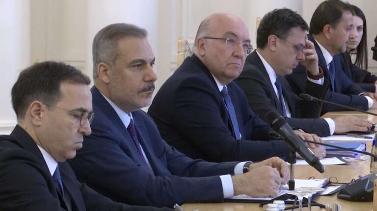 Dışişleri Bakanı Fidan, Moskova’da Rusya Dışişleri Bakanı Lavrov ile bir araya geldi