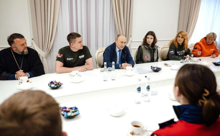 Putin Kursk Bölgesi’ni Ziyaret Etti