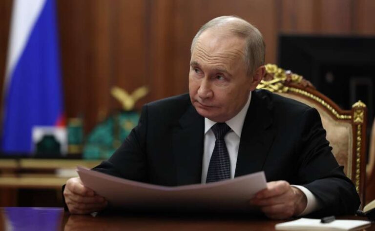 Putin, Zafer Bayramı dolayısıyla 2. Dünya Savaşı’na katılan eski Sovyet halklarını tebrik etti