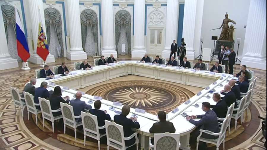 Putin’den Kremlin’de iş dünyasıyla yılbaşı öncesi kritik toplantı