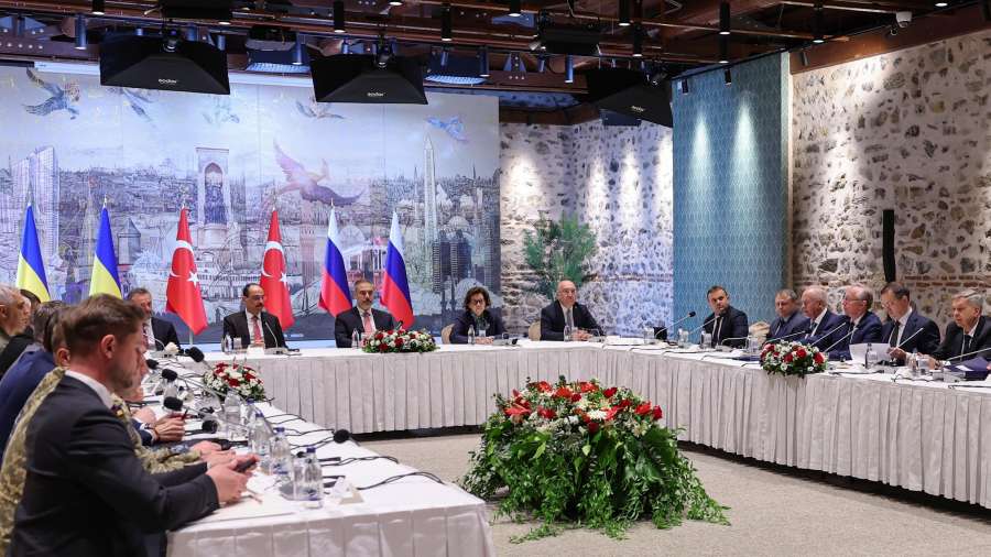 Hollanda: AB, Rusya ve Ukrayna arasında müzakereleri organize etmeye çalışmalı