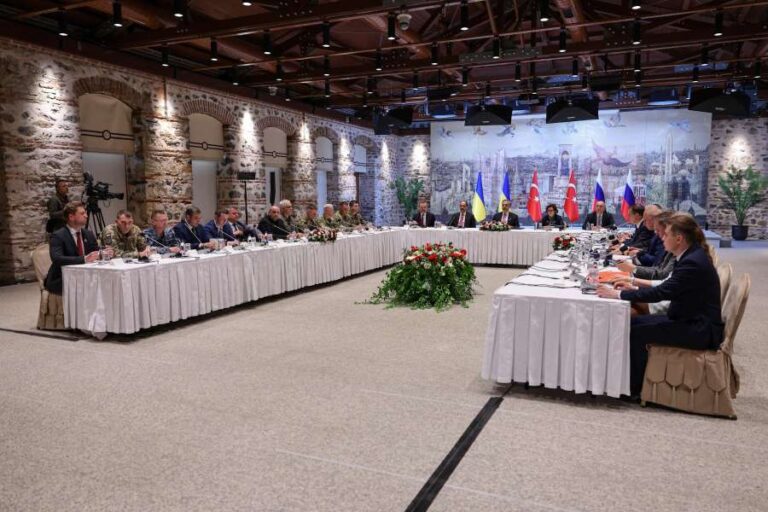 “Sonuçtan memnunuz”: Rusya ve Ukrayna İstanbul’da ne üzerinde anlaştı