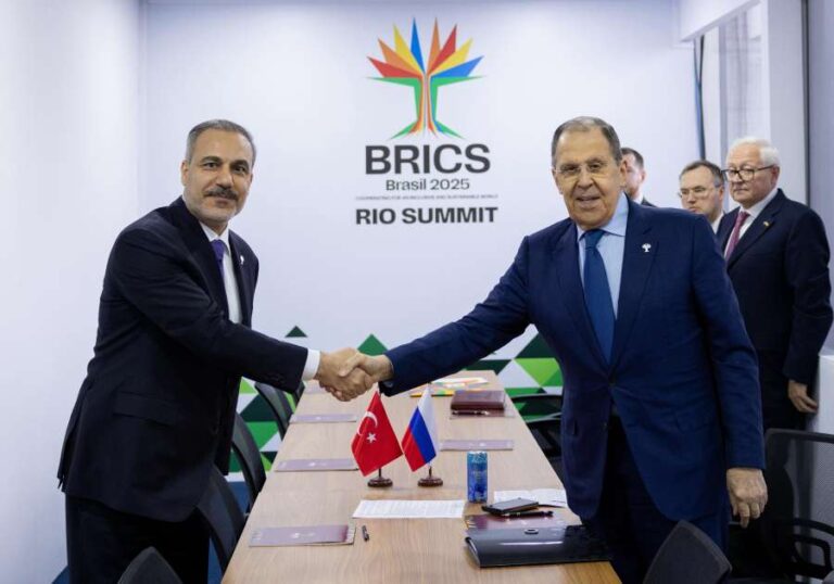 Dışişleri Bakanı Fidan, Rus mevkidaşı Lavrov ile bir araya geldi