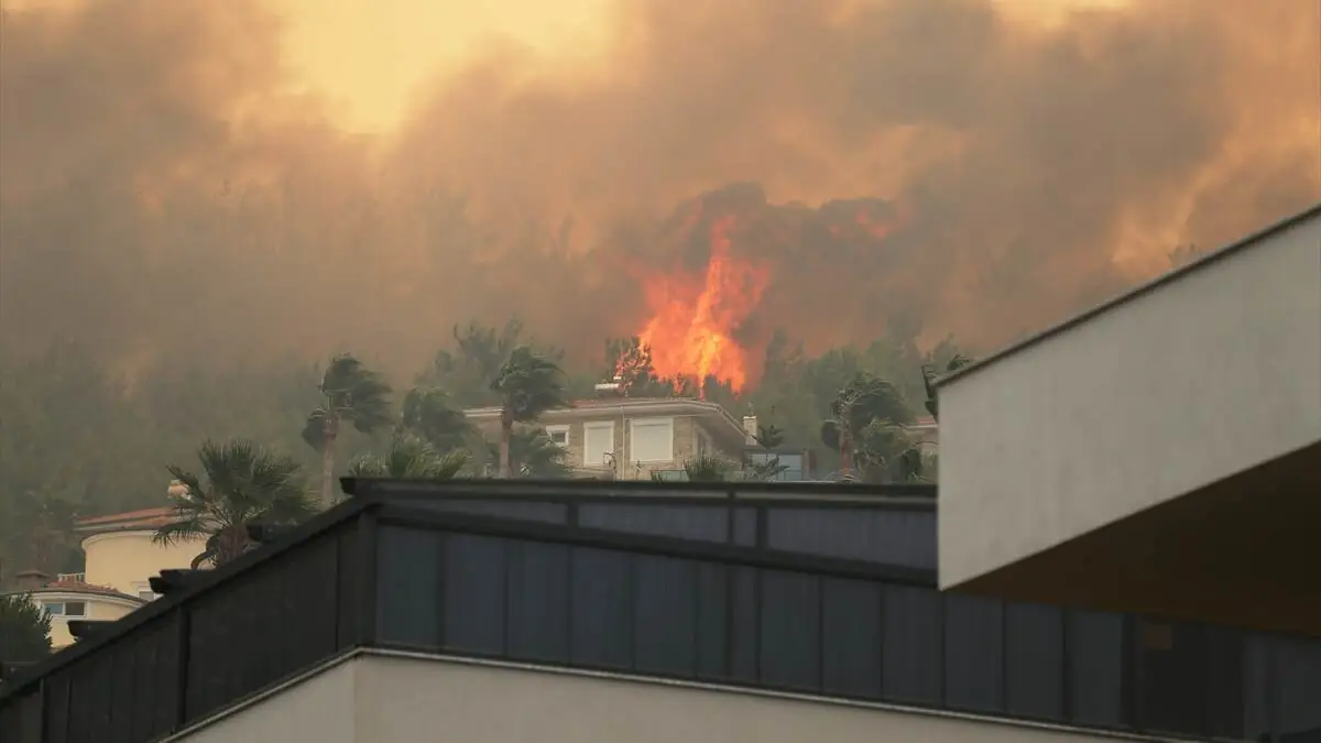 ATOR: Alanya’daki yangın tatil bölgelerini tehdit etmiyor