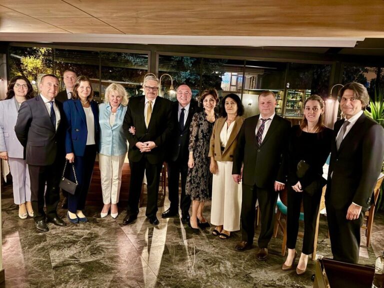 Samsar’dan Rusya Büyükelçisi Erkov için veda yemeği