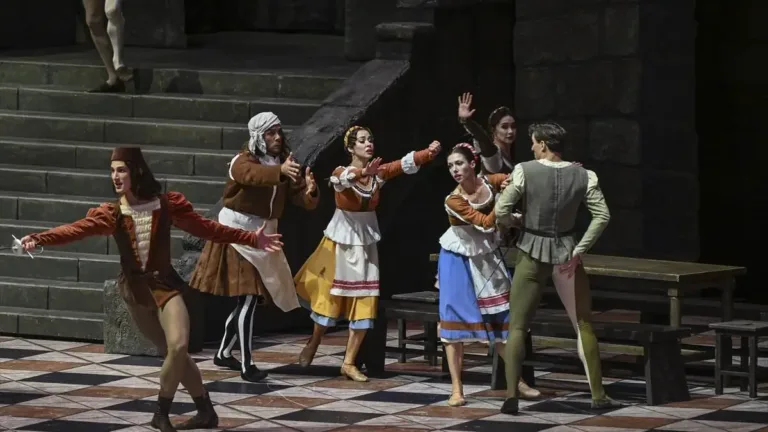 İstanbul’da Bolşoy Bale rüzgarı: “Romeo ve Juliet” sahnelendi