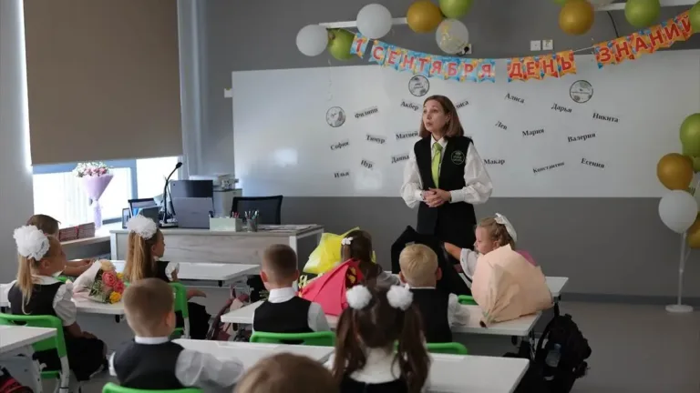 Zyuganov’dan öğretmenlere destek: “İki asgari ücret alt sınır olmalı”