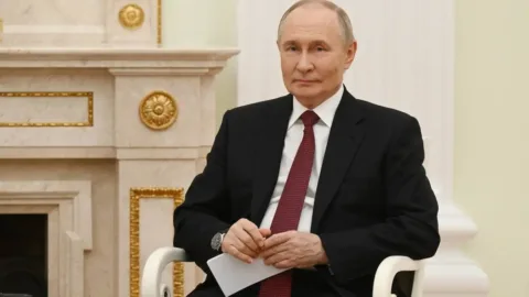 Putin’den göçmen çocuklar için eğitimde kolaylık mesajı