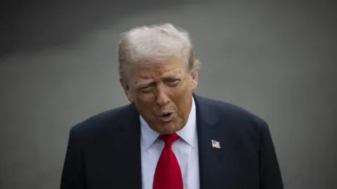 Trump, Zelenskiy’e Ukrayna’da seçim yapma çağrısında bulundu
