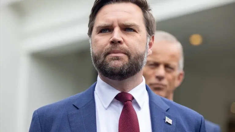 ABD Başkan Yardımcısı, Rusya-Ukrayna Savaşı’nın bitmesi için umutlu olduğunu söyledi