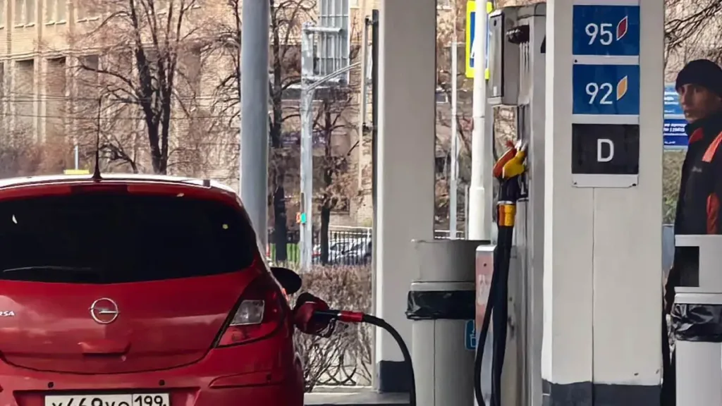 Rusya’nın iki bölgesinde daha akaryakıt satışına kısıtlama getirildi