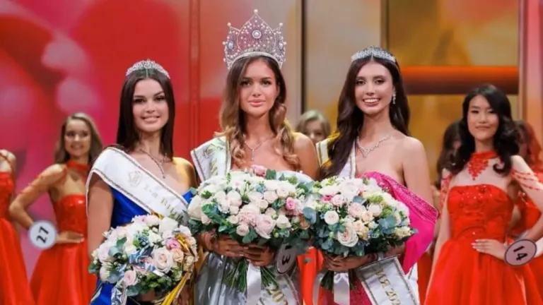 “Miss Rusya” finalinde tacın sahibi Anastasia Venza oldu