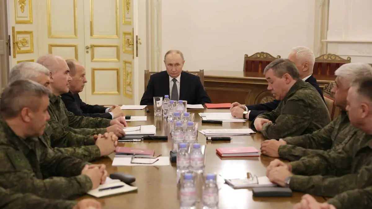 Putin doğum gününü St. Petersburg’da askerlerle birlikte kutladı