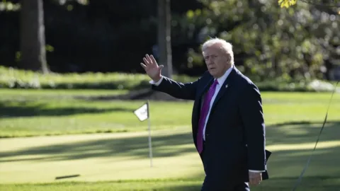 Trump, Putin ve Zelenskiy ile görüşmelerin sürdüğünü duyurdu