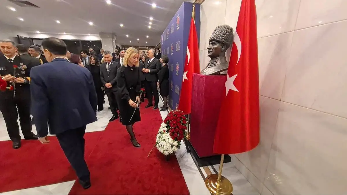 Moskova’daki Türk Toplumu Atatürk’ü Minnetle Andı