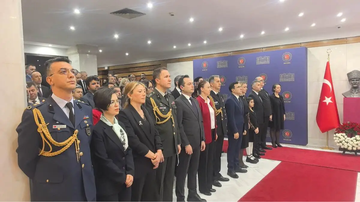 Moskova’daki Türk Toplumu Atatürk’ü Minnetle Andı